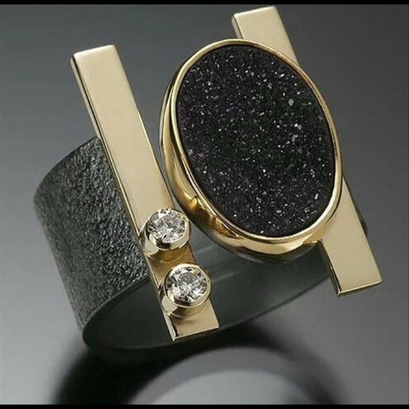 Jewelry - Women's Ring